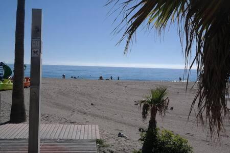 Apartamento En Primera Linea De Playa Nerja Zewnętrze zdjęcie