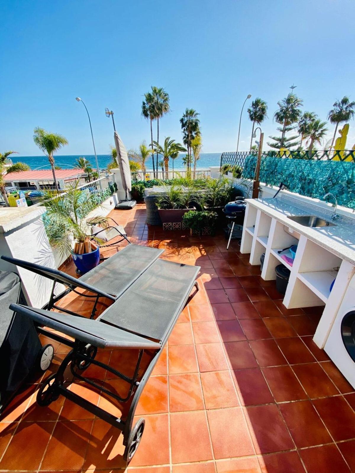 Apartamento En Primera Linea De Playa Nerja Zewnętrze zdjęcie
